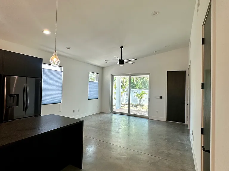 2835 Fairfield Ave S — Photo 3