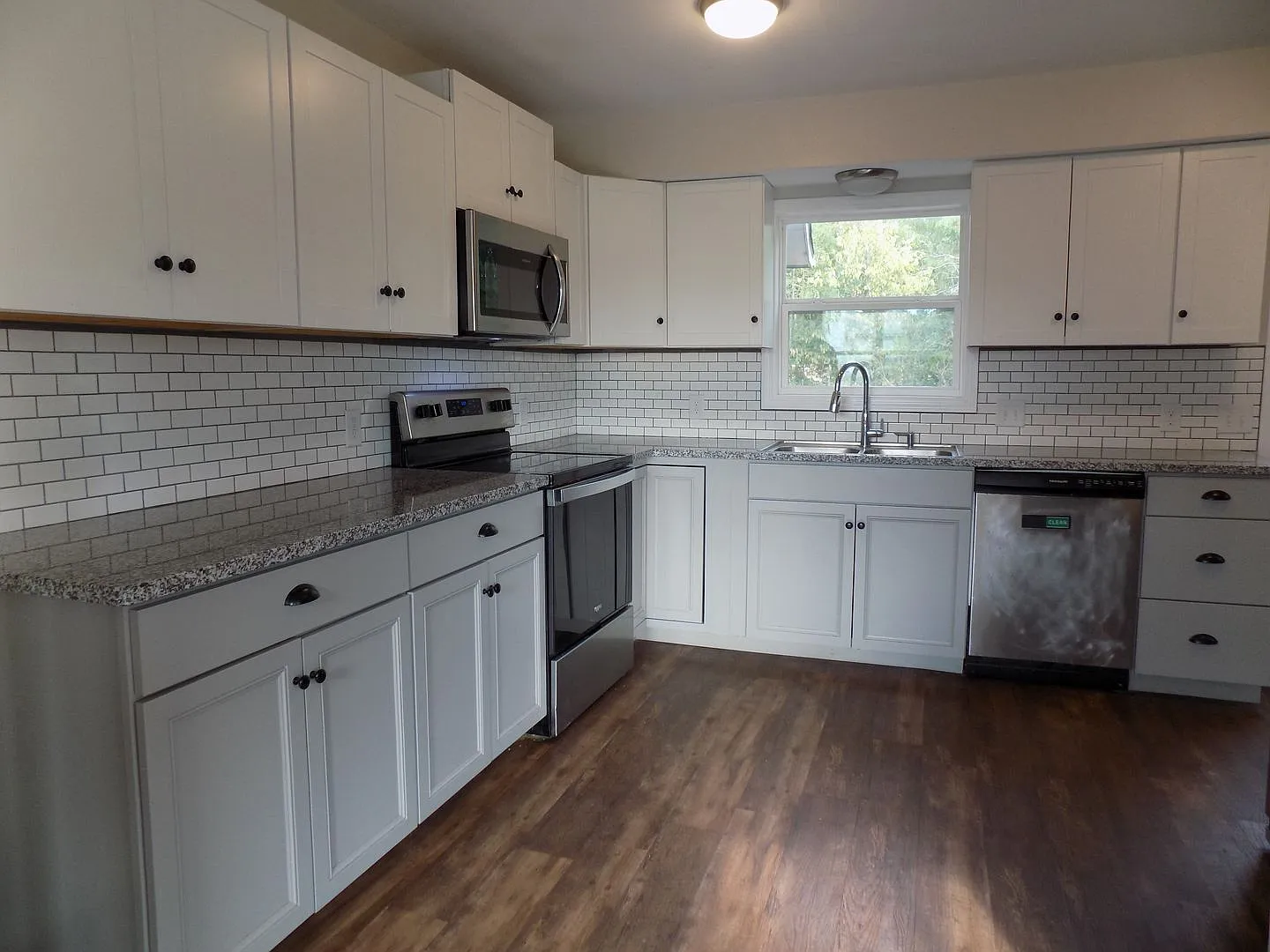 9 Sunset St Unit B — Photo 4