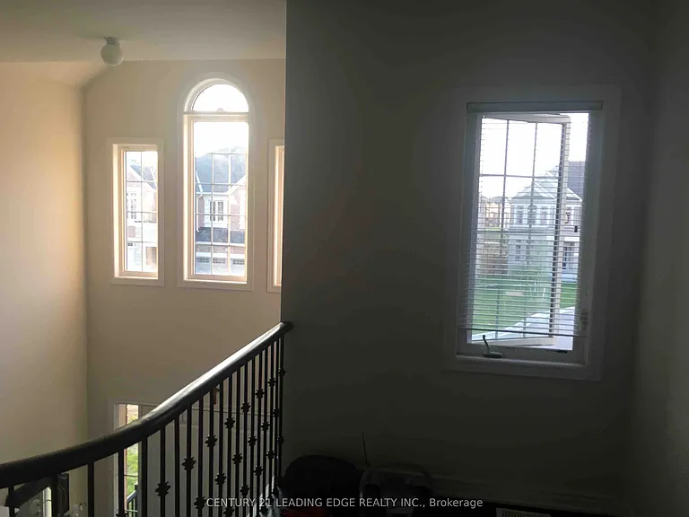 23 Boland Ct #1 BDRM UPPER LEVEL — Photo 5