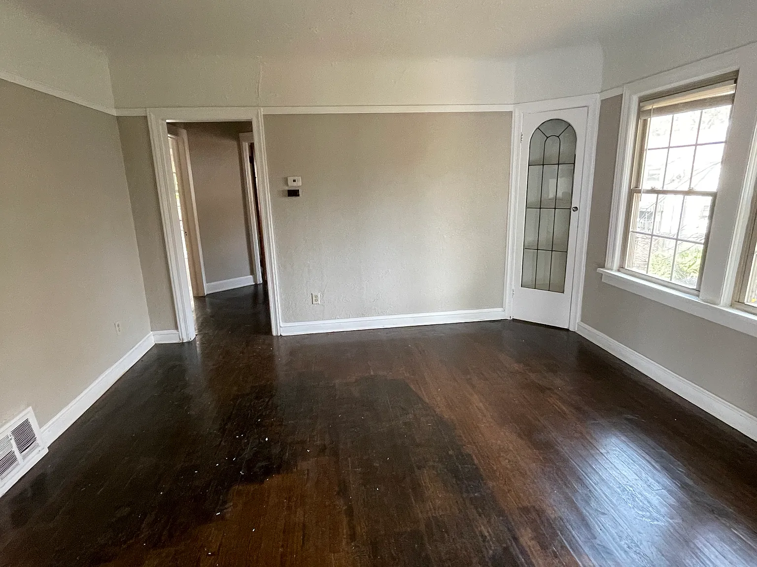 4 bed, 2.0 bath, 1584 sqft, $1,450 — Photo 2