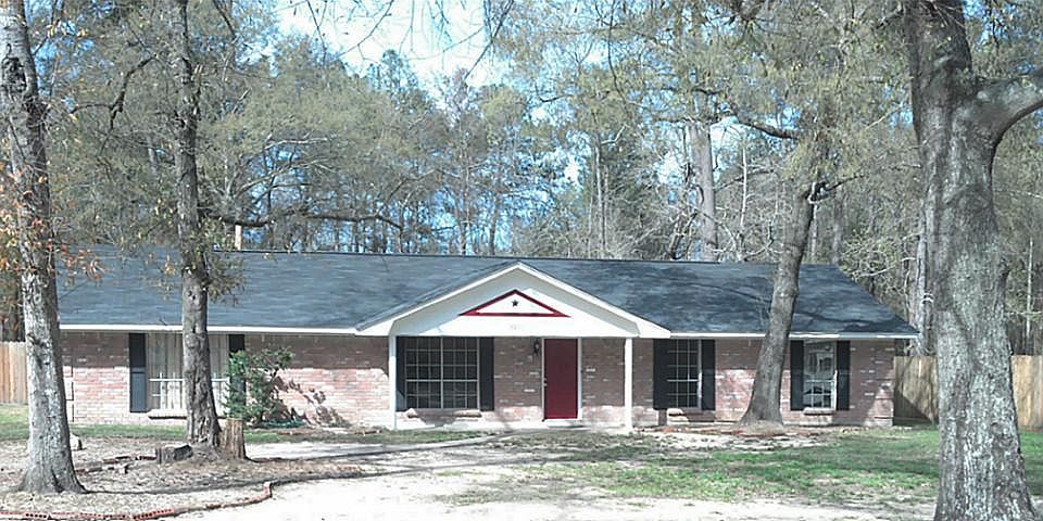 1st image of 18033 Whispering Pines Dr