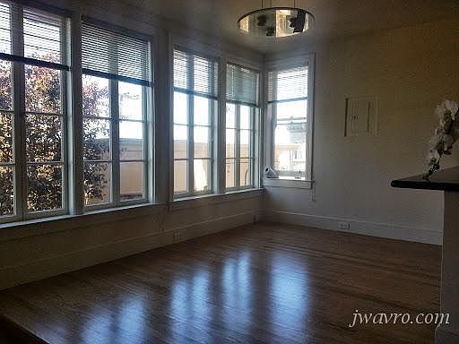 5th image of 906 Union St #A