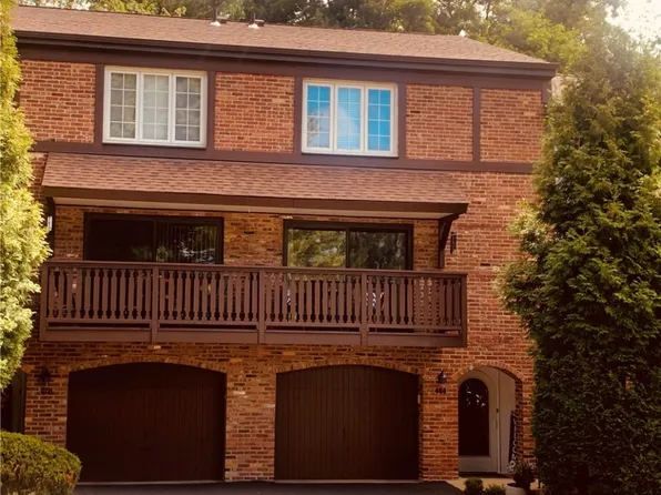 404 Allenberry Dr, Pittsburgh, PA 15237