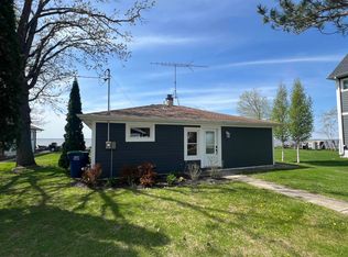 N8432 Minawa Beach Rd, Fond Du Lac, WI 54937