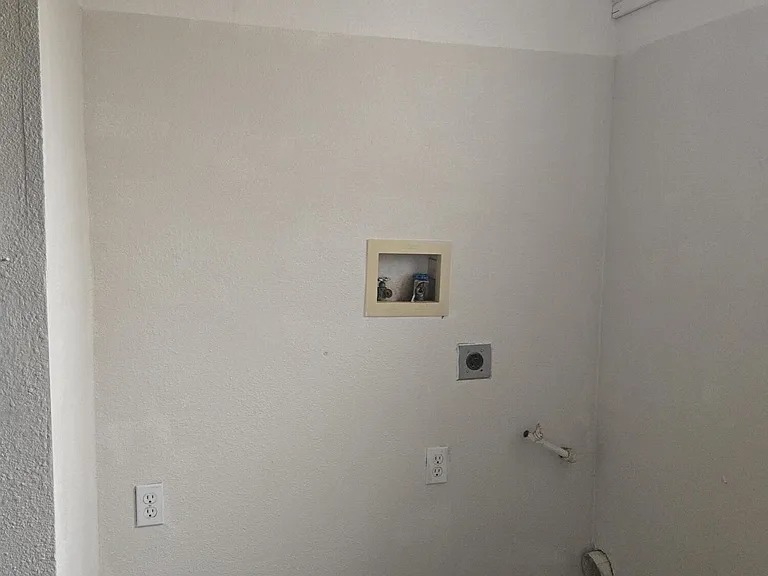 709 La Chapa Ave — Photo 15