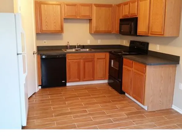 502 Kings Way Dr #B, Mansfield, TX 76063