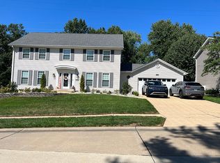 15023 Ridge Lake Dr, Chesterfield, MO 63017