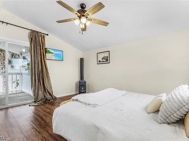 2430 Orange St — Photo 18