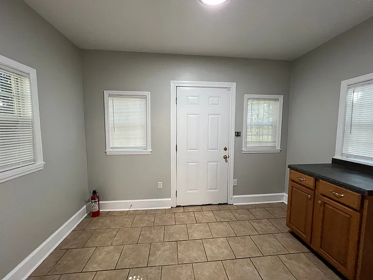 2521 Chestnut St — Photo 7