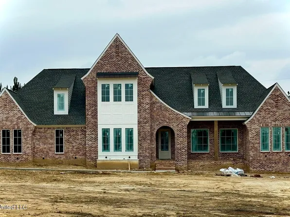 906 Old Glory Ln, Brandon, MS 39047