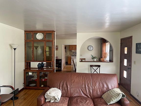 4th image of 1806 Bellview Ln