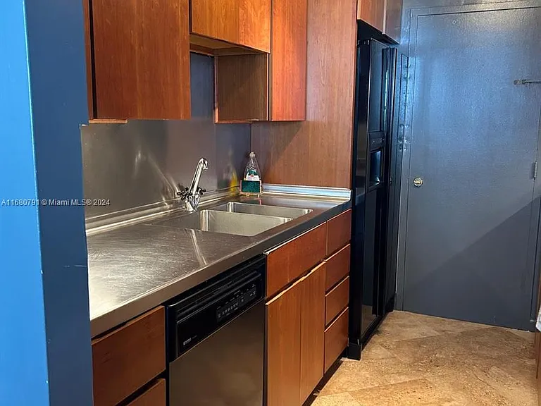 100 Lincoln Rd #608 — Photo 22