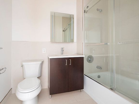 5th image of 3050 21st St #6Y