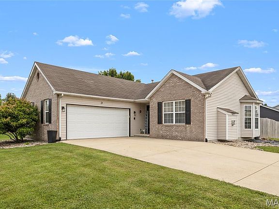2nd image of 21 Doe Ct