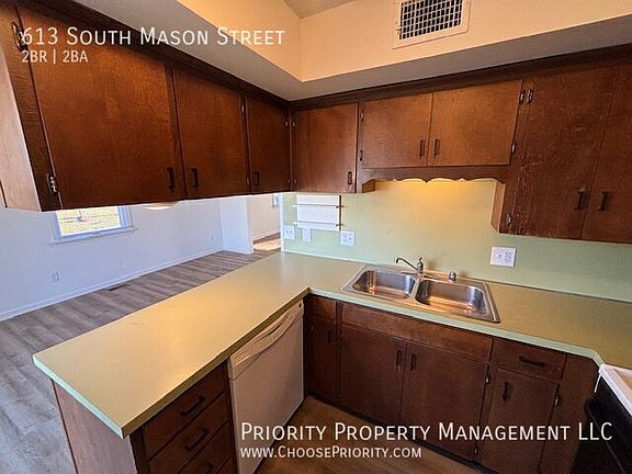 5th image of 613 S Mason St