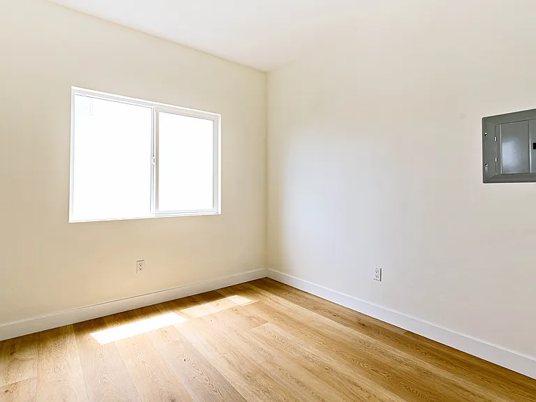 1953 Emerald St #1 — Photo 13