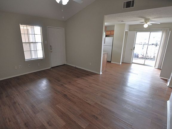 3rd image of 402 Burlwood Ct