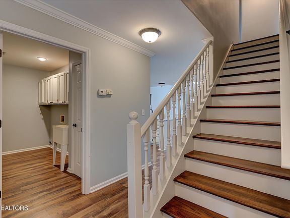 3rd image of 659 Farragut Commons Dr