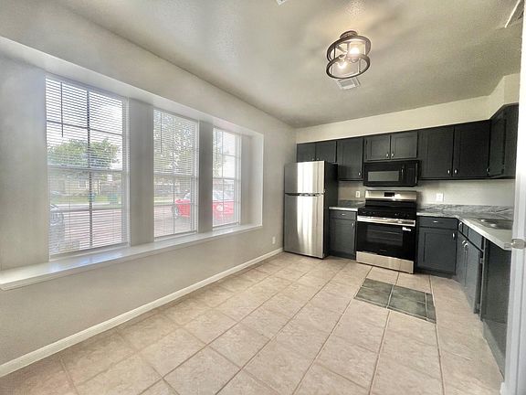 3rd image of 6702 Tamar Dr APT B