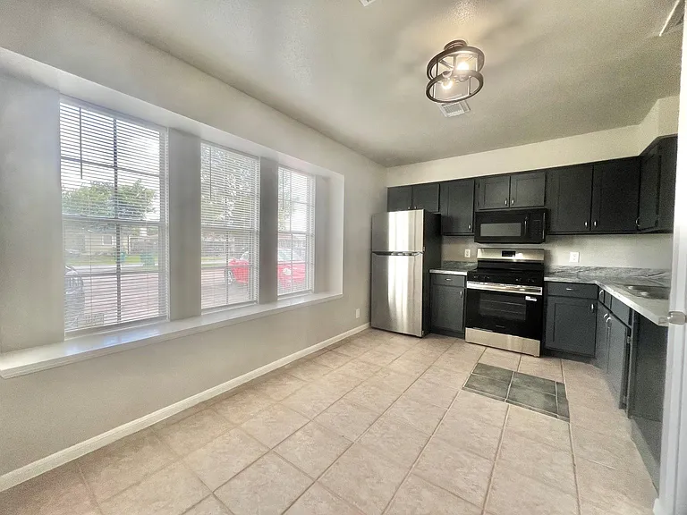 6702 Tamar Dr #B — Photo 3