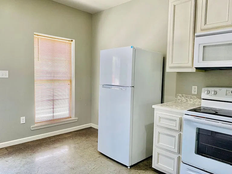 428 General Mouton Ave — Photo 6