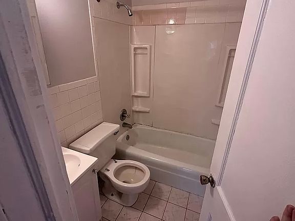 3rd image of 41-43 Story St