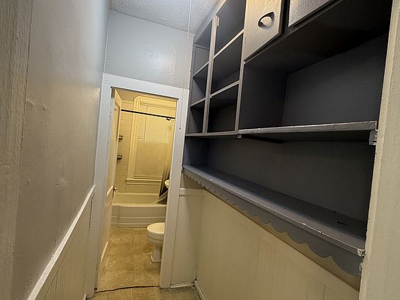 4th image of 238 Davis St #2