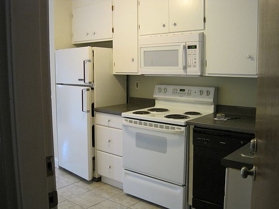 4th image of 33 Topsfield Rd APT 1