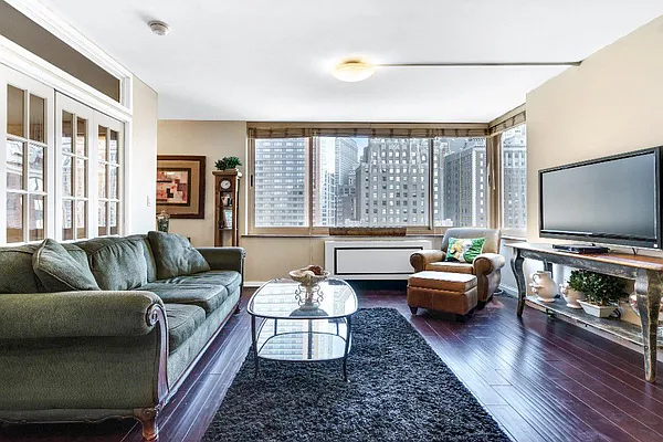 Sold by Level Group | media 2