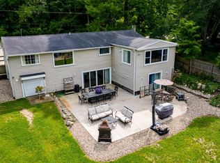 225 Lake Shore Dr, Cassopolis, MI 49031