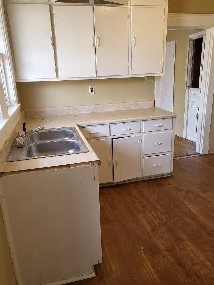 4 bed, 1.5 bath, 1563 sqft, $1,200 — Photo 3