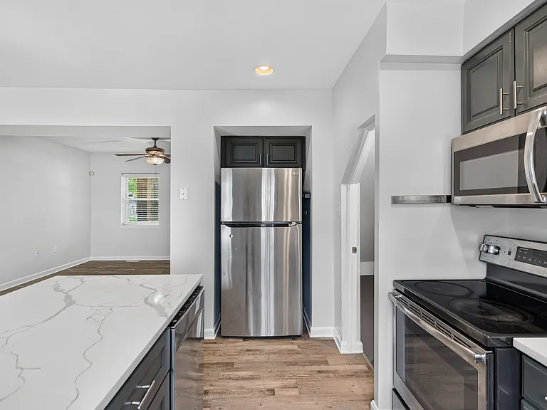 3460 Dix St NE — Photo 5