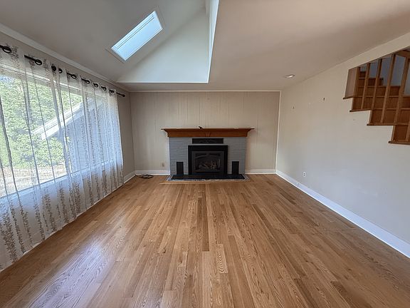4 Bedroom - Living room