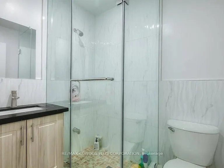 324 Spadina Ave #B — Photo 15