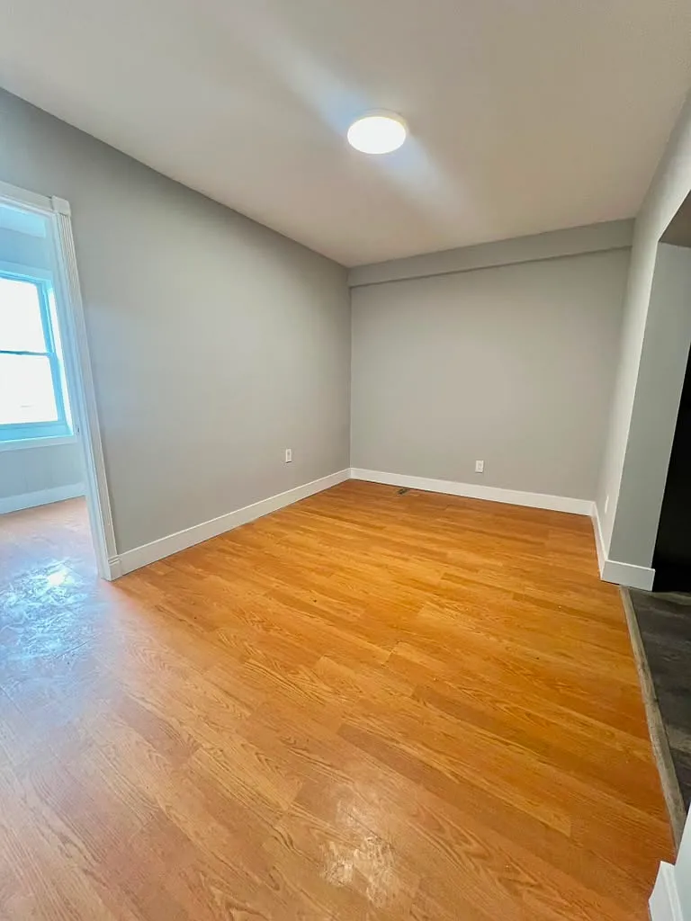 3 bed, $2,500 — Photo 2