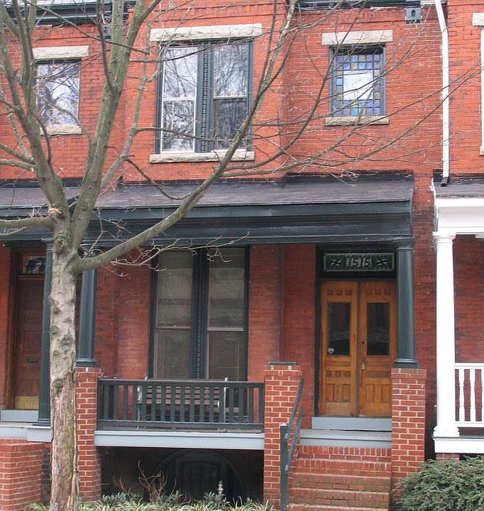 This is the front of 1515 Floyd Ave. The Garden Apartment is accessed from the backyard. All tenants have access/use of the front porch.