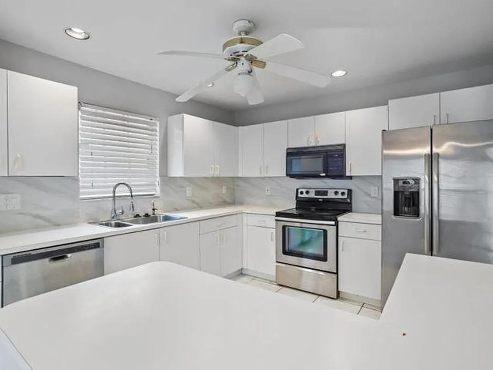 3178 NW 72nd Ave