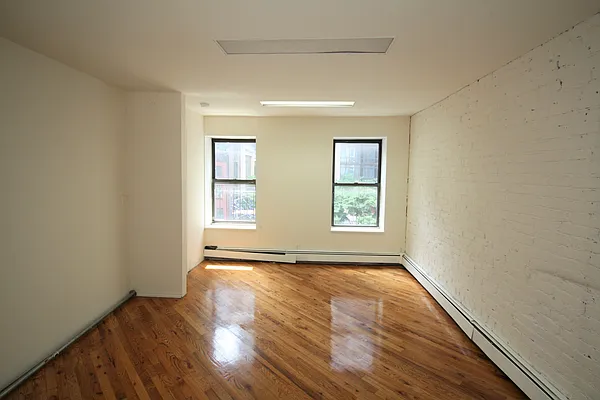 Rented by MAPT Residential LLC | media 8