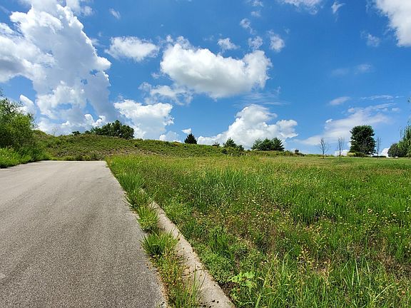 3rd image of LOT 32 Pinnacle Cir