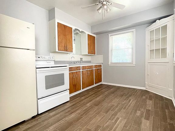 4th image of 2114 Berdan Ave