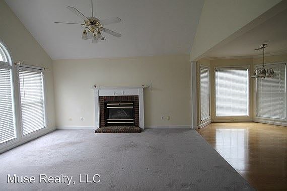 4th image of 1696 Chamberland Ct