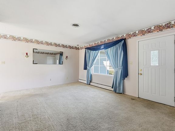 3rd image of 116 Cul De Sac Ln