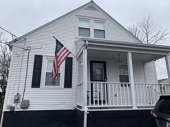 4th image of 145 Grosvenor Ave