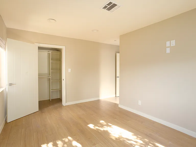 11437 Hatteras St — Photo 7