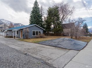 223 W Gibson Ave, Chelan, WA 98816