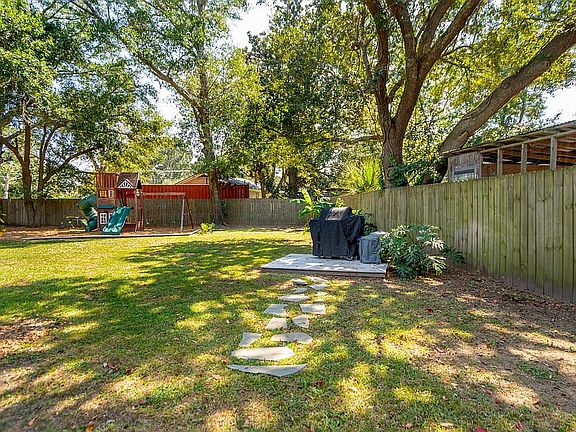 4th image of 1004 Point Of Light Ln