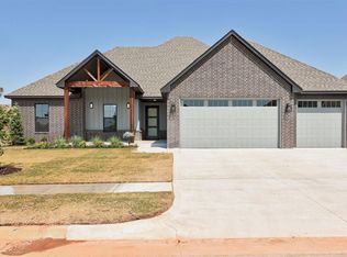 5700 Gold Stone Ct, Mustang, OK 73064