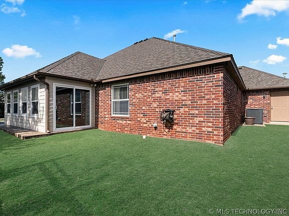 5th image of 26434 Hann Dr