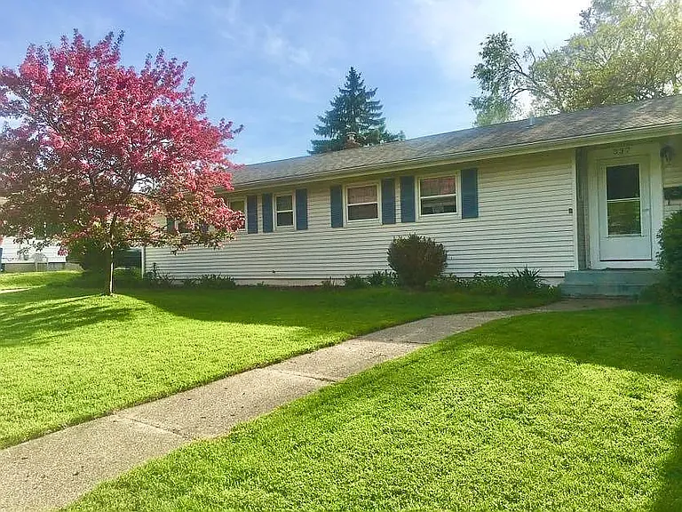 337 Wallinwood Ave NE — Photo 1