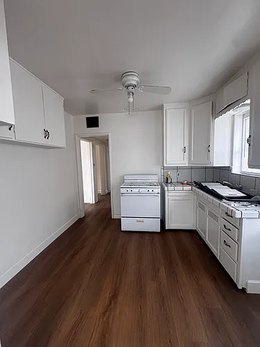 110 Bedford Way Photo 1